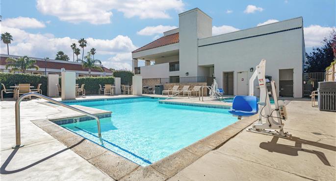 Pool of the Best Western Plus Big America - Santa Maria - 05453