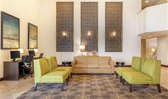 Hall of the Best Western Plus West Covina Inn in West Covina - 05473