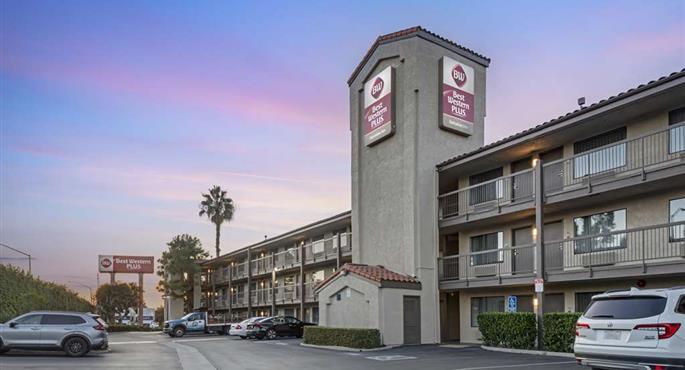 hotel in rowland heights 05476 f