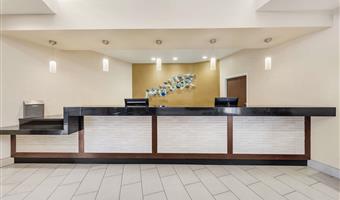 Hall of the Best Western Plus Heritage Inn Ontario Rancho Cucamonga in Rancho Cucamonga - 05512