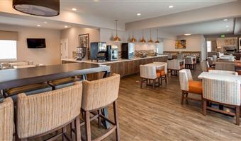 Restaurant of the Best Western Plus Bayshore Inn - Eureka - 05574