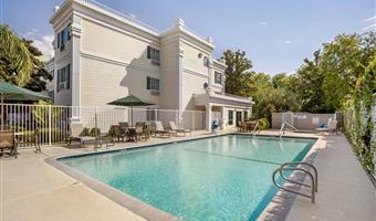 hotel in clovis 05575 f