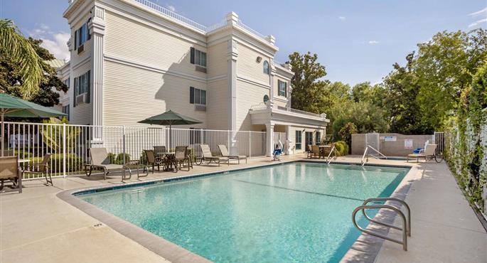 hotel in clovis 05575 f