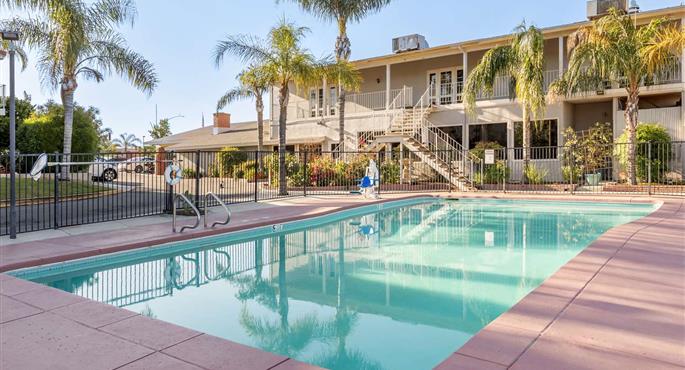 Pool of the Best Western Plus Hill House - Bakersfield - 05593