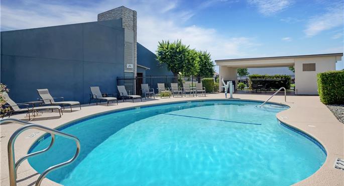 hotel in coalinga 05621 f