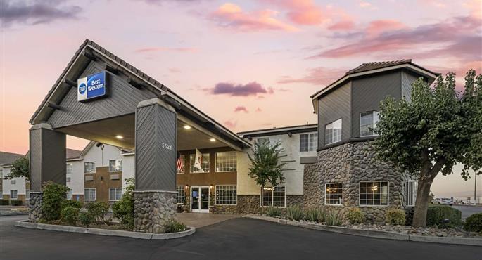 Exterior of the Best Western Liberty Inn - Lebec - 05623