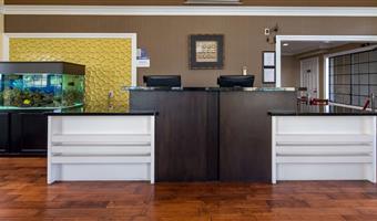 Hall of the Best Western Palm Garden Inn in Westminster - 05652