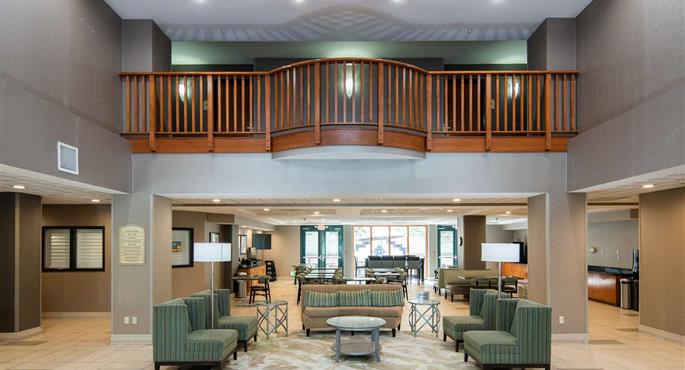 Hall of the Best Western Inn & Suites San Mateo - San Francisco Airport in San Mateo - 05669