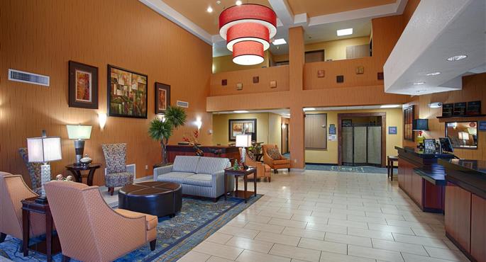 hotel in fresno 05687 f