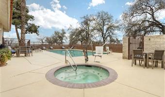 Pool of the Best Western Visalia Hotel - Visalia - 05744
