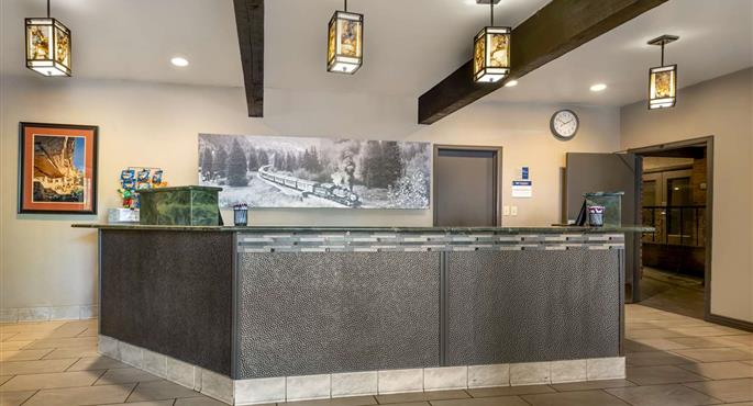 Hall of the Best Western Plus Rio Grande Inn in Durango - 06144