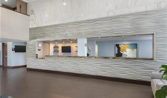 Hall of the Best Western Palm Beach Lakes in West Palm Beach - 10225