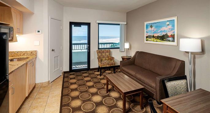 Room of the Best Western New Smyrna Beach Hotel & Suites - New Smyrna Beach - 10390