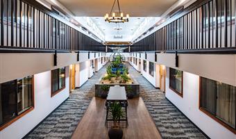 Hall of the Best Western Vista Inn at the Airport in Boise - 13029