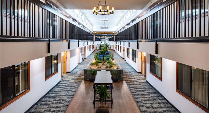 Hall of the Best Western Vista Inn at the Airport in Boise - 13029