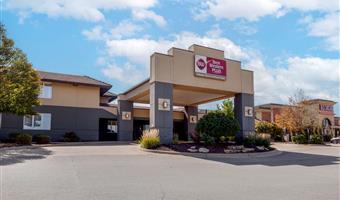 Exterior of the Best Western Plus Dubuque Hotel & Conference Center - Dubuque - 16073