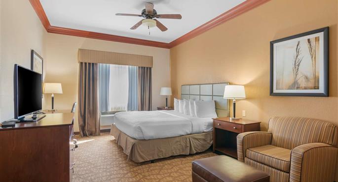 Room of the Best Western Plus Butterfield Inn - Hays - 17127