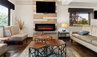 Hall of the Best Western Paducah Inn in Paducah - 18075