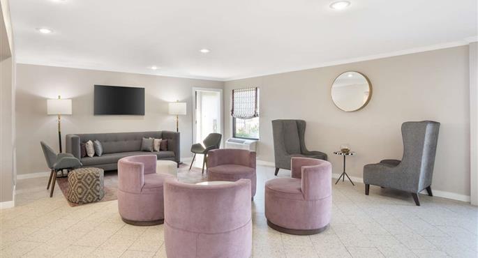 Hall of the Best Western Bayou Inn in Westwego - 19094