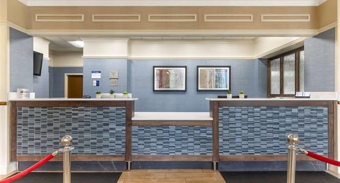 hotel in lanham 21038 f