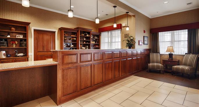 Hall of the Best Western Plus Easton Inn & Suites in Easton - 21057