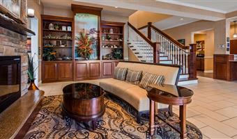 Hall of the Best Western Plus Easton Inn & Suites in Easton - 21057