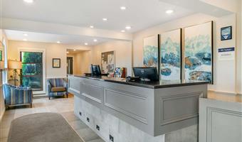 Hall of the Best Western River Terrace in Cheboygan - 23078