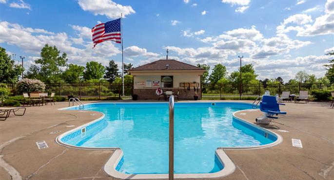 Pool of the Best Western Davison Inn - Davison - 23167
