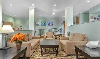 Hall of the Best Western Teal Lake Inn in Mexico - 26165