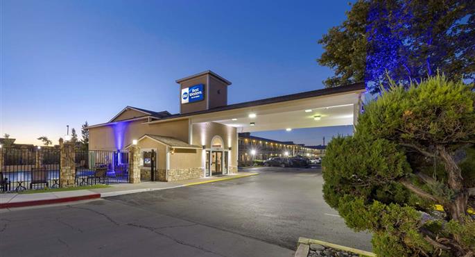Exterior of the Best Western Fallon Inn & Suites - Fallon - 29071
