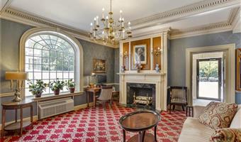 Hall of the Best Western Plus Morristown Inn in Morristown - 31016