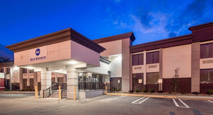Exterior of the Best Western Paramus Hotel & Suites - Paramus - 31072