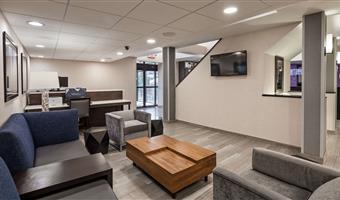 Hall of the Best Western Paramus Hotel & Suites in Paramus - 31072
