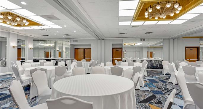 Ballroom of the Best Western Rutgers University Hotel - East Brunswick - 31075
