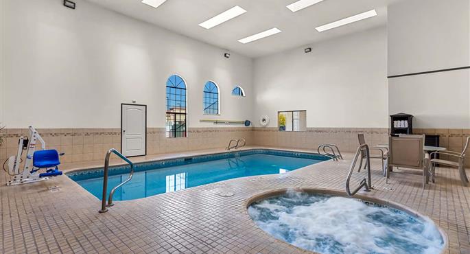 Pool of the Best Western Socorro Hotel & Suites - Socorro - 32105