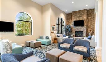 Hall of the Best Western Plus Westgate Inn & Suites in Leland - 34164