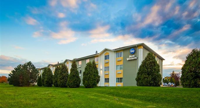 Exterior of the Best Western Toledo South Maumee - Maumee - 36168