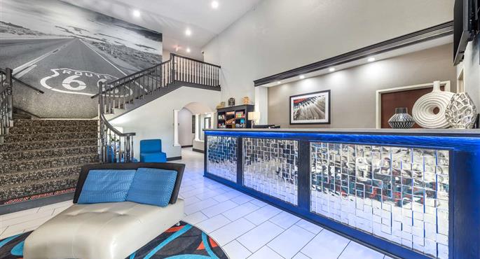 Hall of the Best Western Atoka Inn & Suites in Atoka - 37137