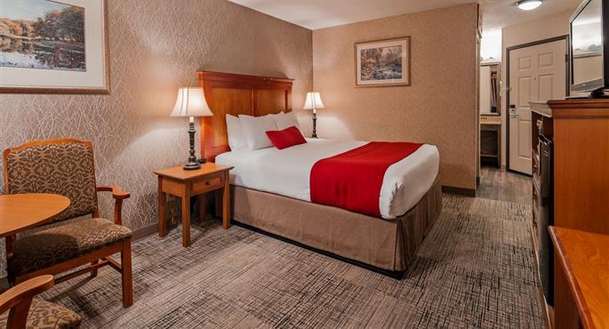 Room of the Best Western Plus Rivershore Hotel - Oregon City - 38161
