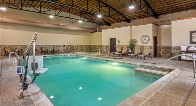 Pool of the Best Western Plus Intercourse Village Inn & Suites - Intercourse - 39039