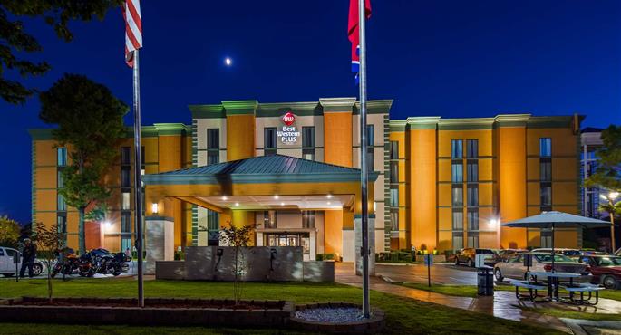 Exterior of the Best Western Plus Galleria Inn & Suites - Memphis - 43162