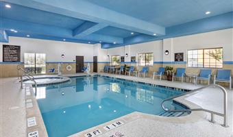 Pool of the Best Western Plus Mansfield Inn & Suites - Mansfield - 44610