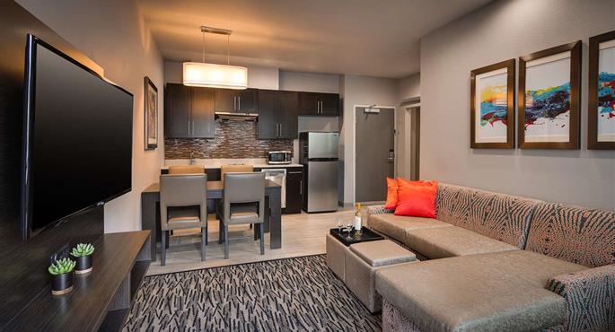Suite of the Best Western Plus Executive Residency Baytown - Baytown - 44736