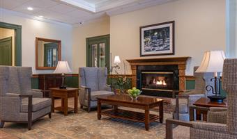 Hall of the Best Western Plus Waterbury - Stowe in Waterbury - 46014