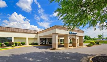 Exterior of the Best Western Leesburg Hotel & Conference Center - Leesburg - 47076