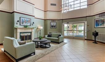 Hall of the Best Western Plus Inn at Hunt Ridge in Lexington - 47092