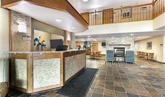 Hall of the Best Western Wittenberg Inn in Wittenberg - 50134