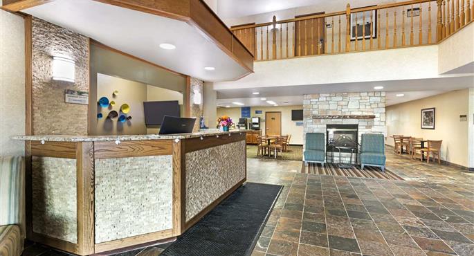 Hall of the Best Western Wittenberg Inn in Wittenberg - 50134