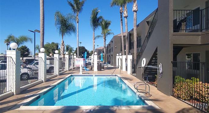 Pool of the SureStay by Best Western Chula Vista San Diego Bay - Chula Vista - 52130