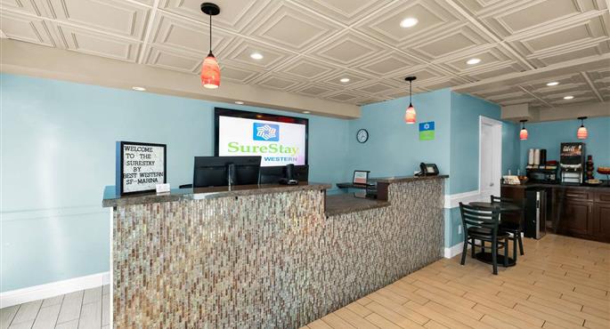 Hall of the SureStay by Best Western San Francisco Marina District in San Francisco - 52158